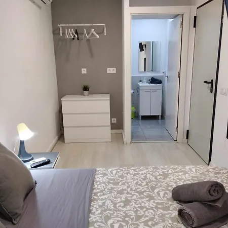Hotel Urban Basic *