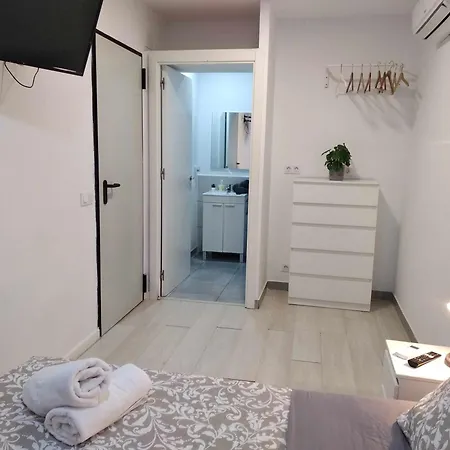 Hotell Urban Basic L'Hospitalet de Llobregat