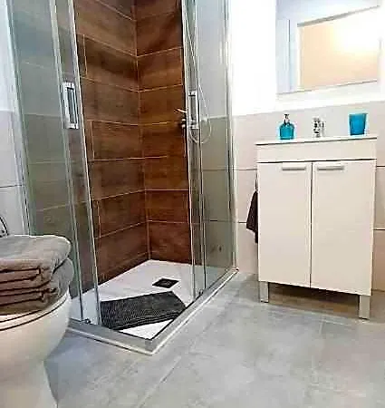 Hotell Urban Basic *